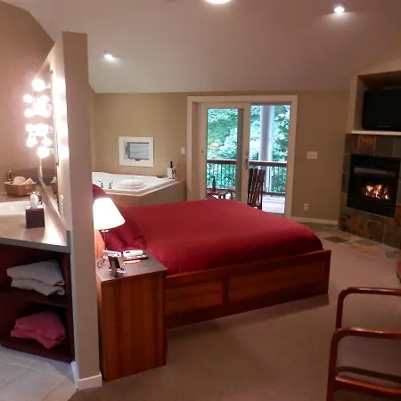 Pigeon Creek Inn - Adults Only Holland Exterior photo