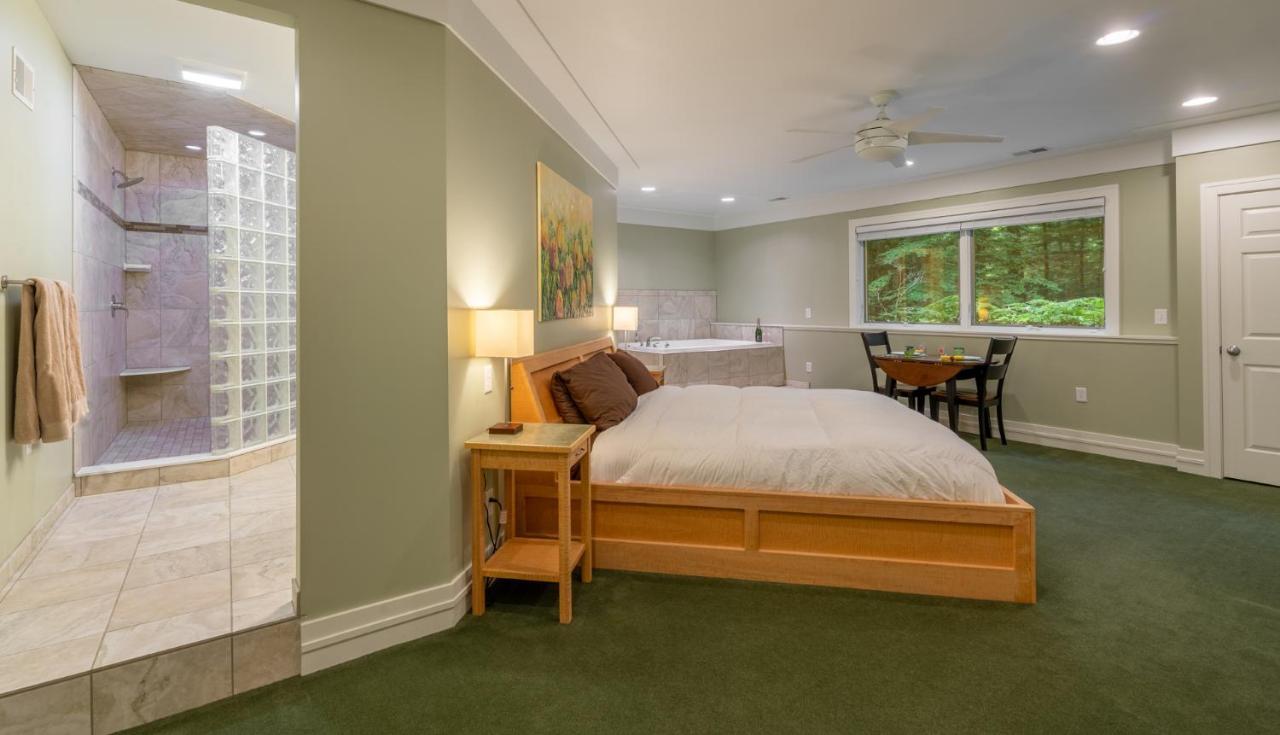 Pigeon Creek - Adults Only Bed & Breakfast 3*