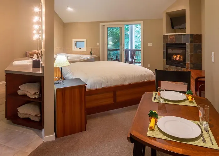Pigeon Creek Inn - Adults Only