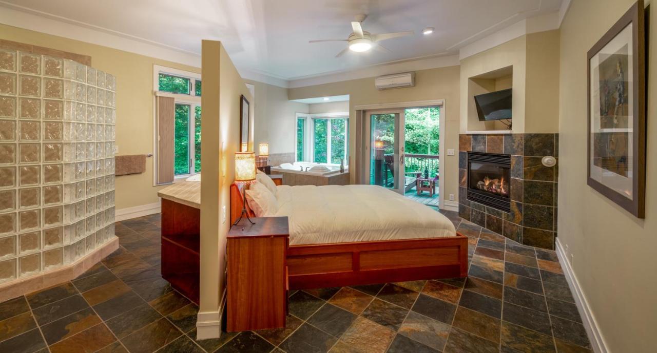 Pigeon Creek - Adults Only Couette-café