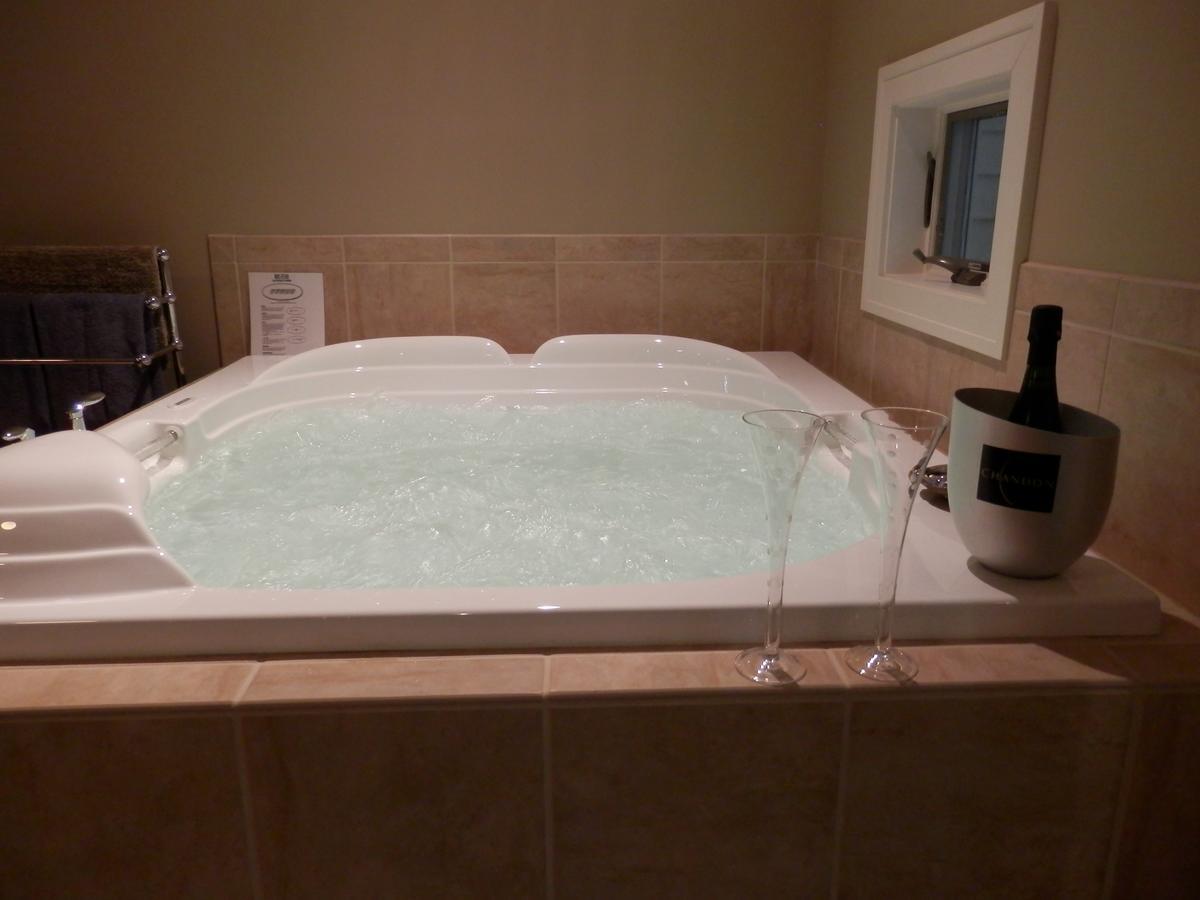 Pigeon Creek - Adults Only Couette-café Holland