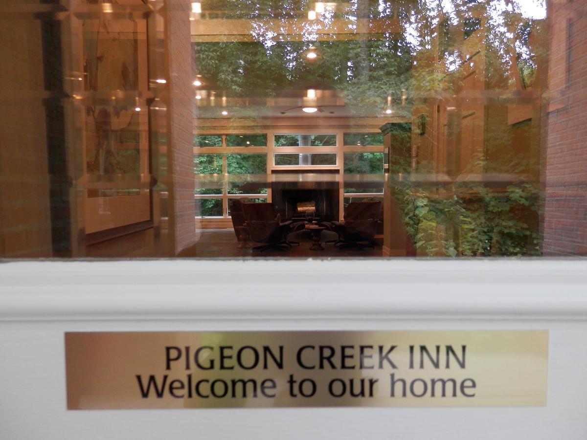 Pigeon Creek - Adults Only Couette-café